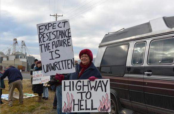 Offloading protest signs at the Port of Wilma (Tom Hansen photo)