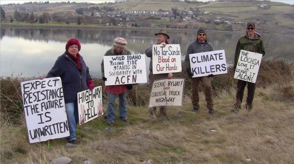Standing in solidarity by the Snake River (Tom Hansen photo)